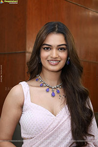 Pragnya Ayyagari stills in Pink Saree, HD Gallery