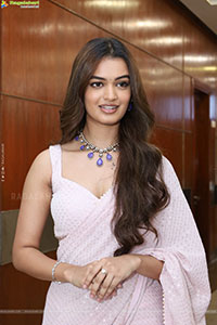 Pragnya Ayyagari stills in Pink Saree, HD Gallery