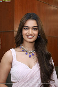 Pragnya Ayyagari stills in Pink Saree, HD Gallery