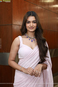Pragnya Ayyagari stills in Pink Saree, HD Gallery
