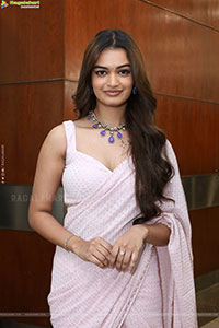 Pragnya Ayyagari stills in Pink Saree, HD Gallery