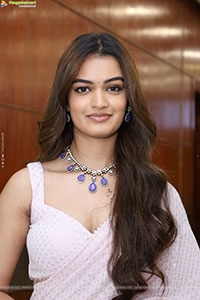 Pragnya Ayyagari stills in Pink Saree, HD Gallery