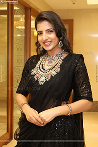 Pratiksha Mishra Poses with Designer Jewellery