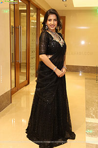 Pratiksha Mishra Poses with Designer Jewellery