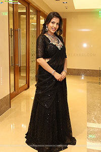 Pratiksha Mishra Poses with Designer Jewellery