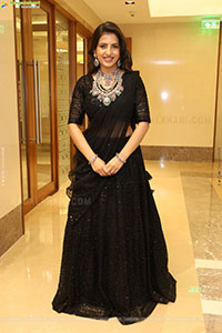 Pratiksha Mishra Poses with Designer Jewellery