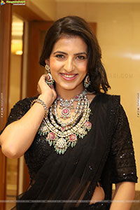 Pratiksha Mishra Poses with Designer Jewellery