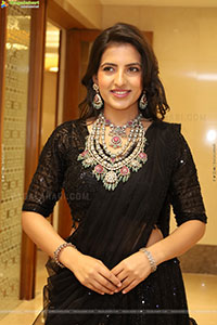 Pratiksha Mishra Poses with Designer Jewellery