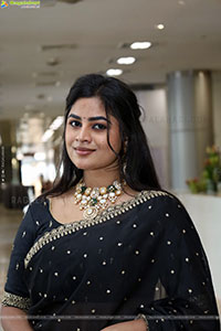 Siri Papa stills in Black Saree, HD Gallery