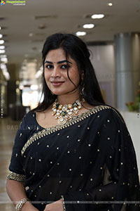 Siri Papa stills in Black Saree, HD Gallery