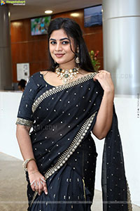 Siri Papa stills in Black Saree, HD Gallery