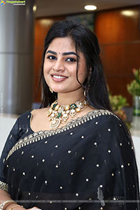 Siri Papa stills in Black Saree, HD Gallery