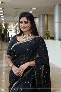 Siri Papa stills in Black Saree, HD Gallery