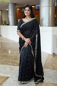 Siri Papa stills in Black Saree, HD Gallery