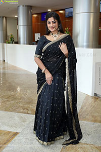 Siri Papa stills in Black Saree, HD Gallery