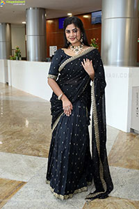 Siri Papa stills in Black Saree, HD Gallery