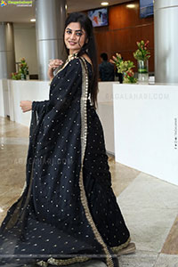 Siri Papa stills in Black Saree, HD Gallery