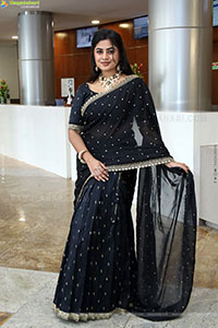 Siri Papa stills in Black Saree, HD Gallery