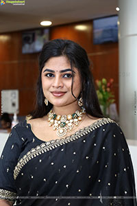 Siri Papa stills in Black Saree, HD Gallery