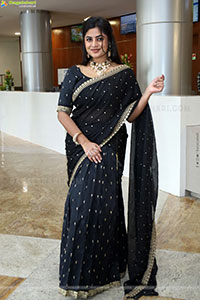 Siri Papa stills in Black Saree, HD Gallery