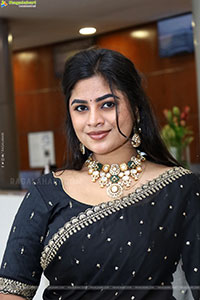 Siri Papa stills in Black Saree, HD Gallery