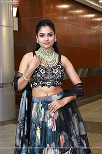 Soni Verma at Hi Life Exhibition Grand Launch Event