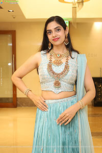 Swetha Kanduri Poses with Jewellery, HD Gallery