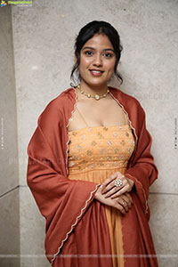 Heroine Tejaswi Rao at Purushaha Movie Pre Release Event, HD Gallery