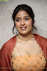 Tejeswi Rao Heroine Tejaswi Rao at Purushaha Movie Pre Release Event, HD Gallery
