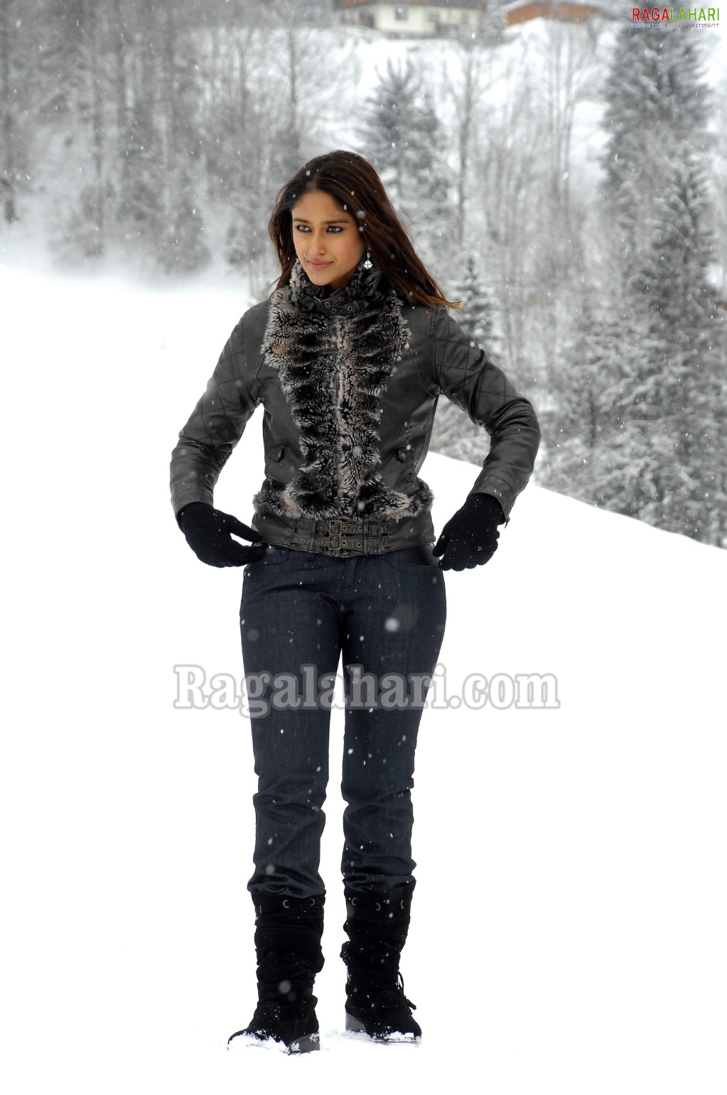 Ileana D'Cruz at Snowy Hills images