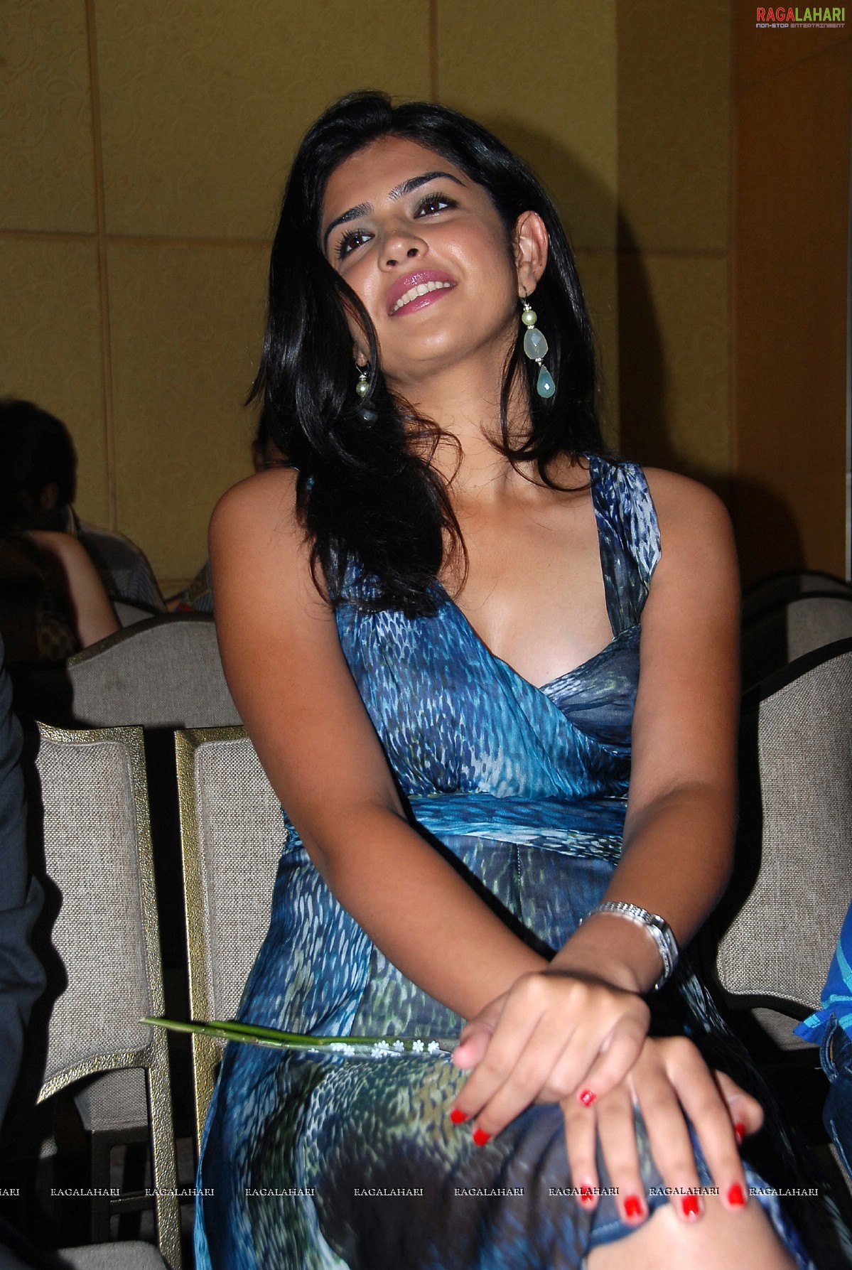 Deeksha Seth (Hi-Res)