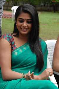 Priyamani at Nagavalli Logo Launch