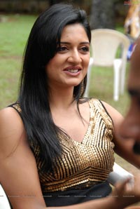 Vimala Raman at Nagavalli Logo Launch