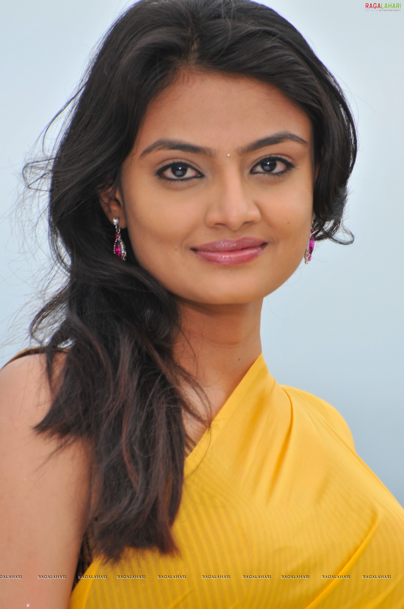 Nikitha Narayan (Hi-Res)