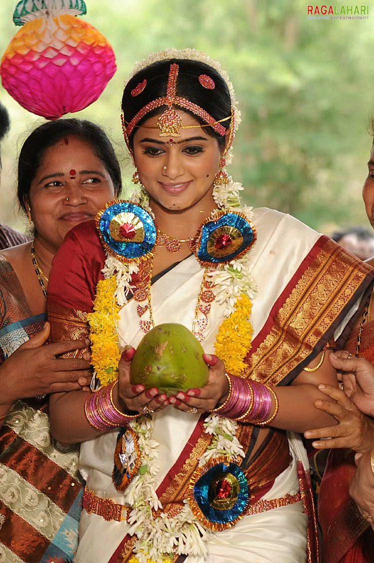 Priyamani in Kshetram Movie - Photo Gallery