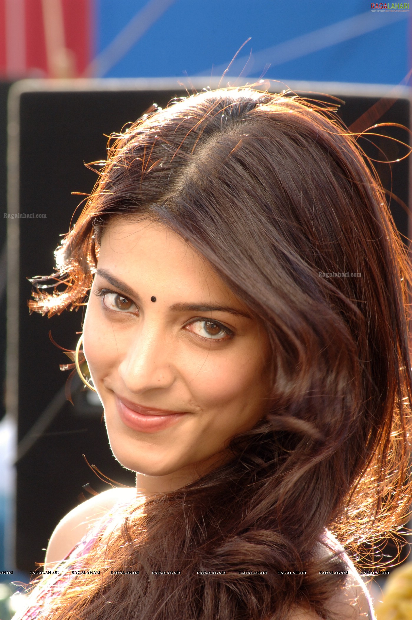 Shruti Haasan (Posters)