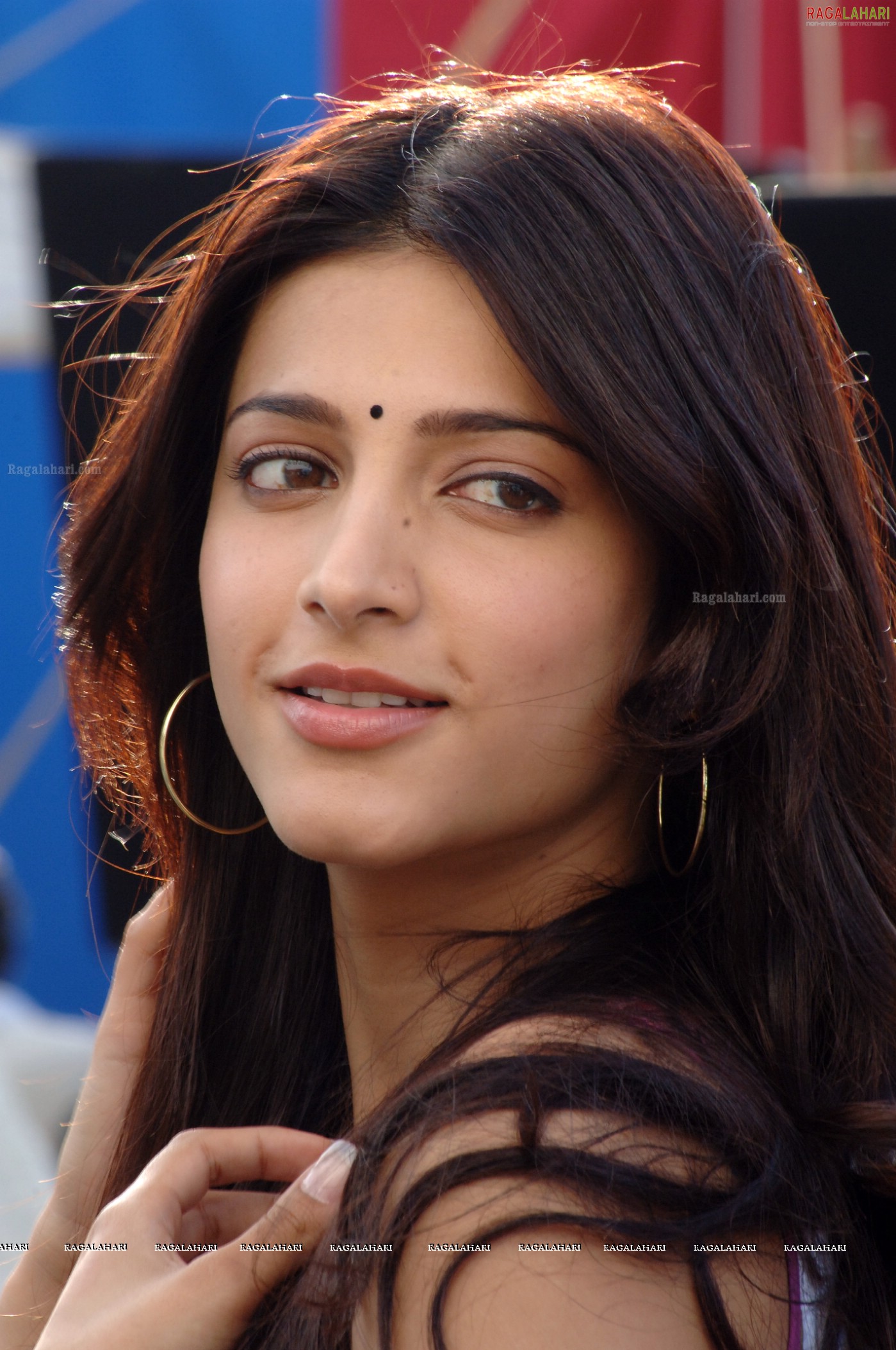 Shruti Haasan (Posters)