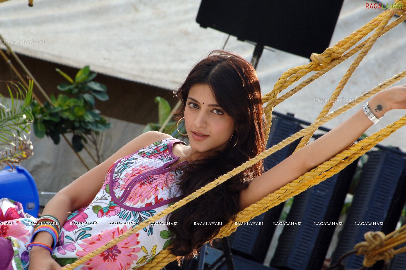 Shruti Haasan (Posters)