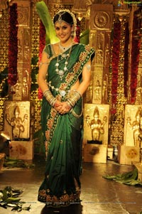 Taapsee in Traditional Indian Marriage Saree