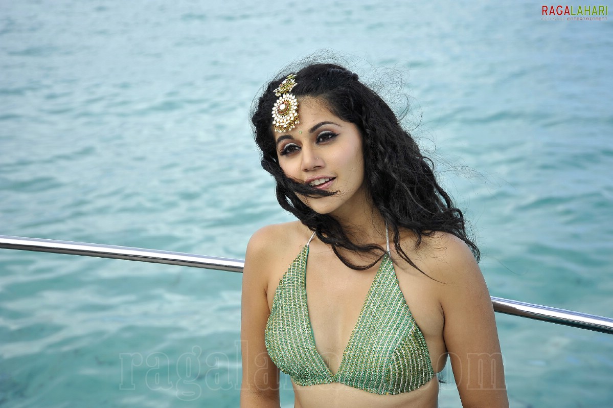 Taapsee (Hi-Res)