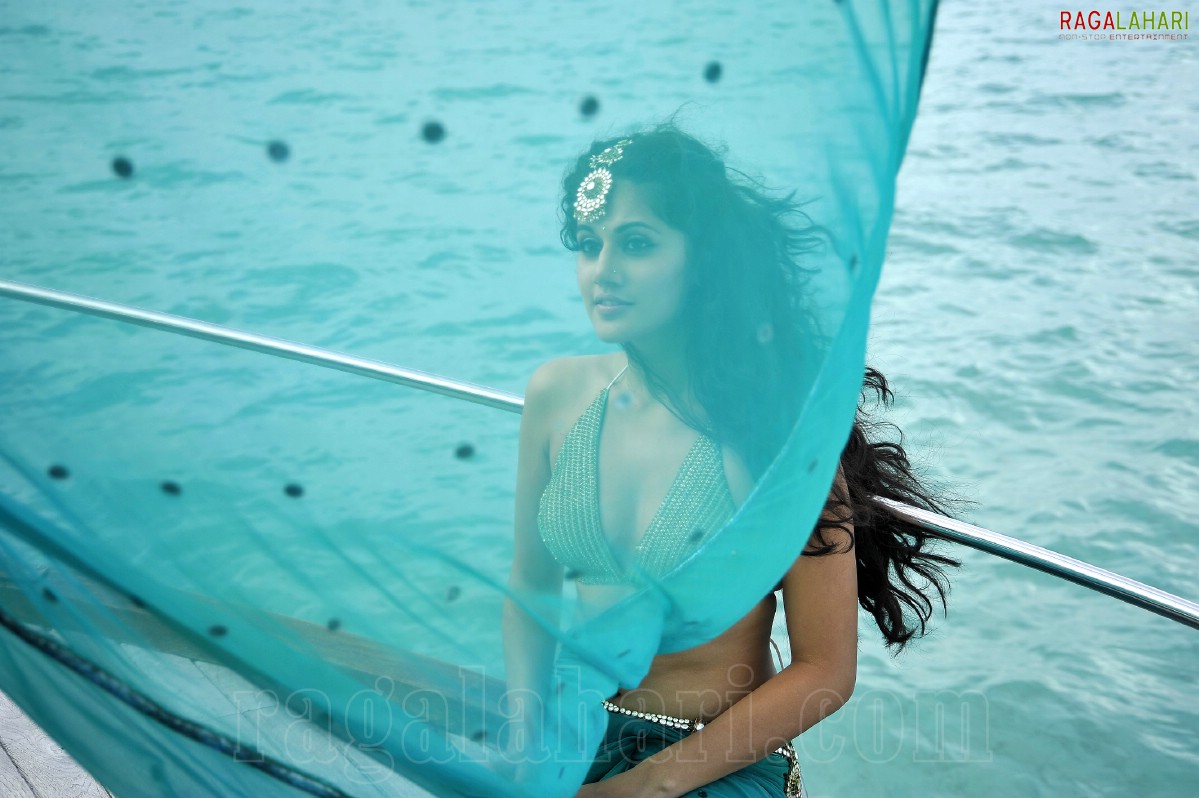 Taapsee (Hi-Res)