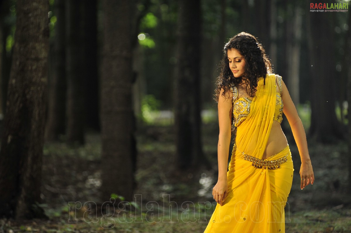 Taapsee (Hi-Res)