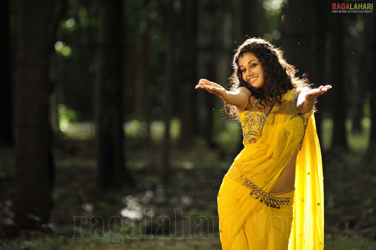 Taapsee (Hi-Res)