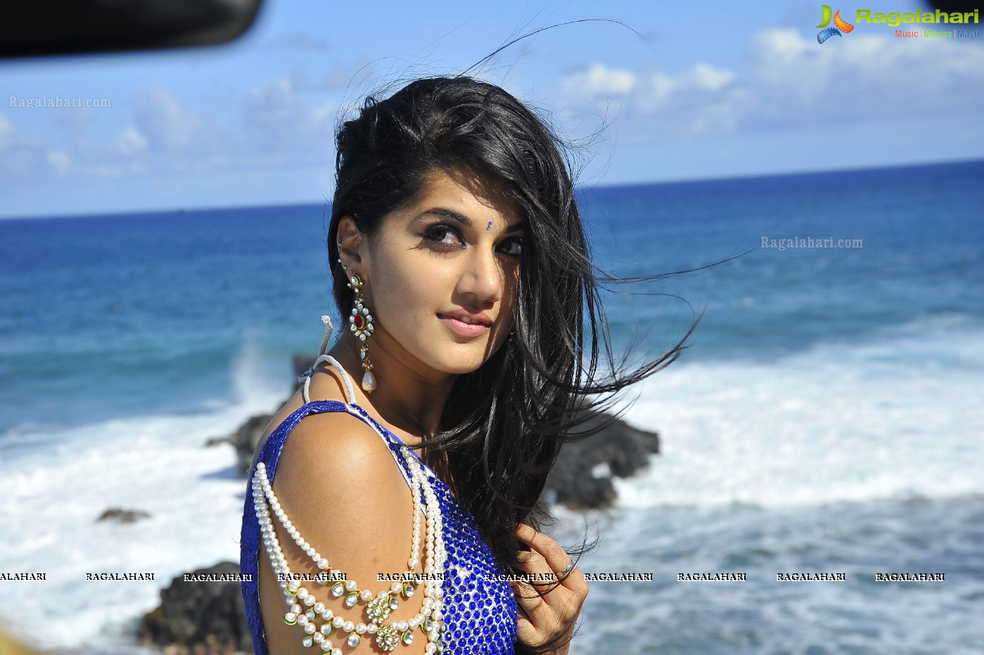 Taapsee (Hi-Res)