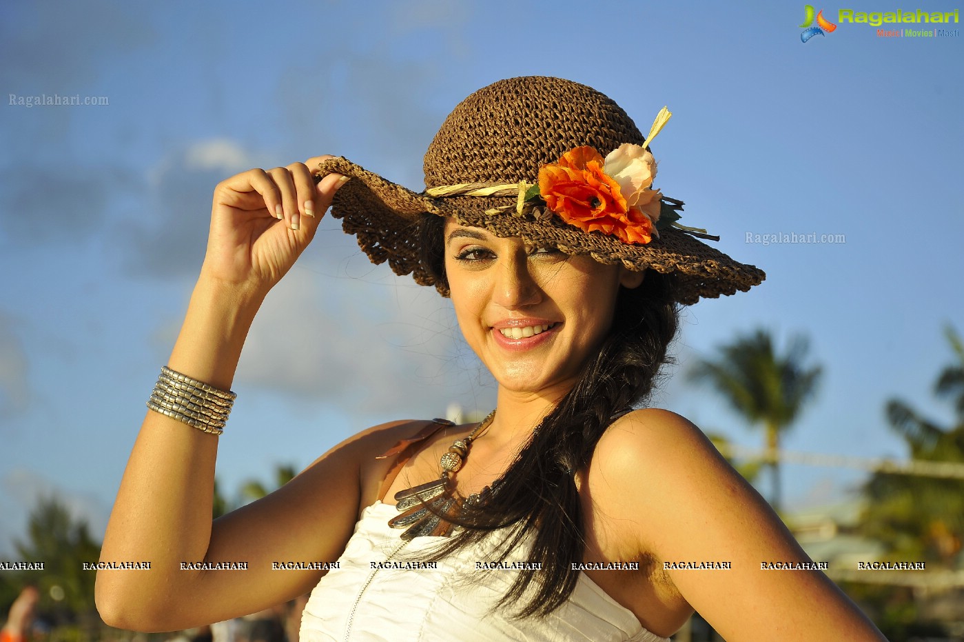 Taapsee (Hi-Res)