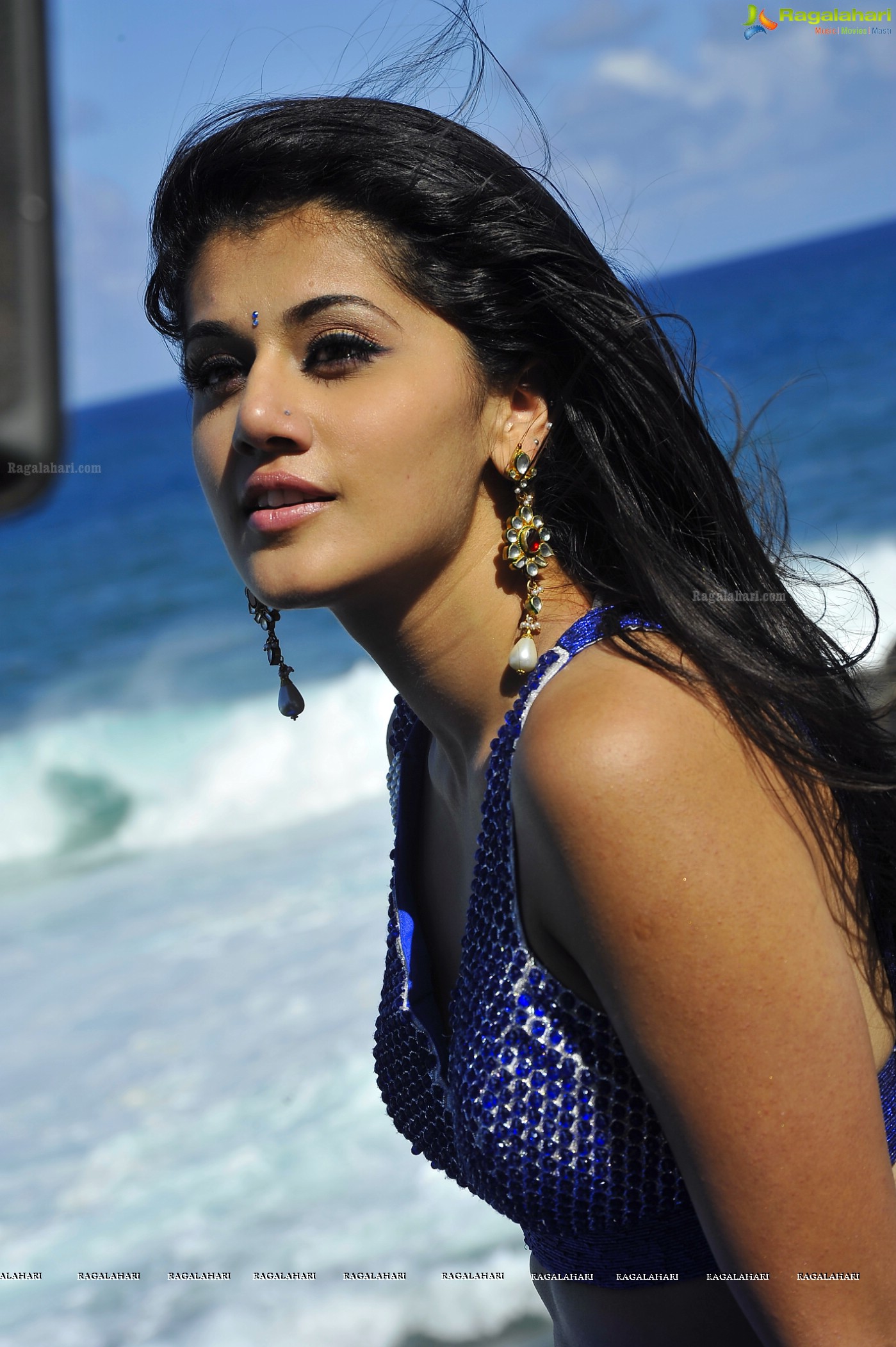 Taapsee (Hi-Res)