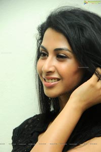Telugu Heroine Gayatri Iyer