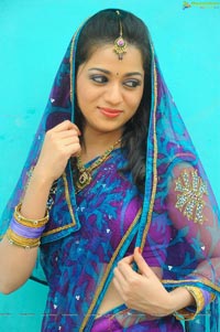 Telugu Heroine Reshma in Saree