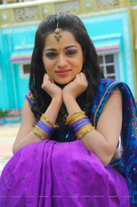 Telugu Heroine Reshma in Saree