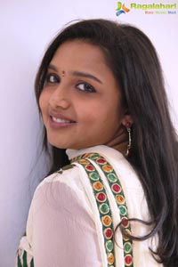 Thuppakki Deepthi Nambiar